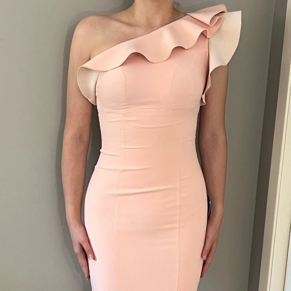 Elegant Pink Off-Shoulder Dress - Picture 2 of 7